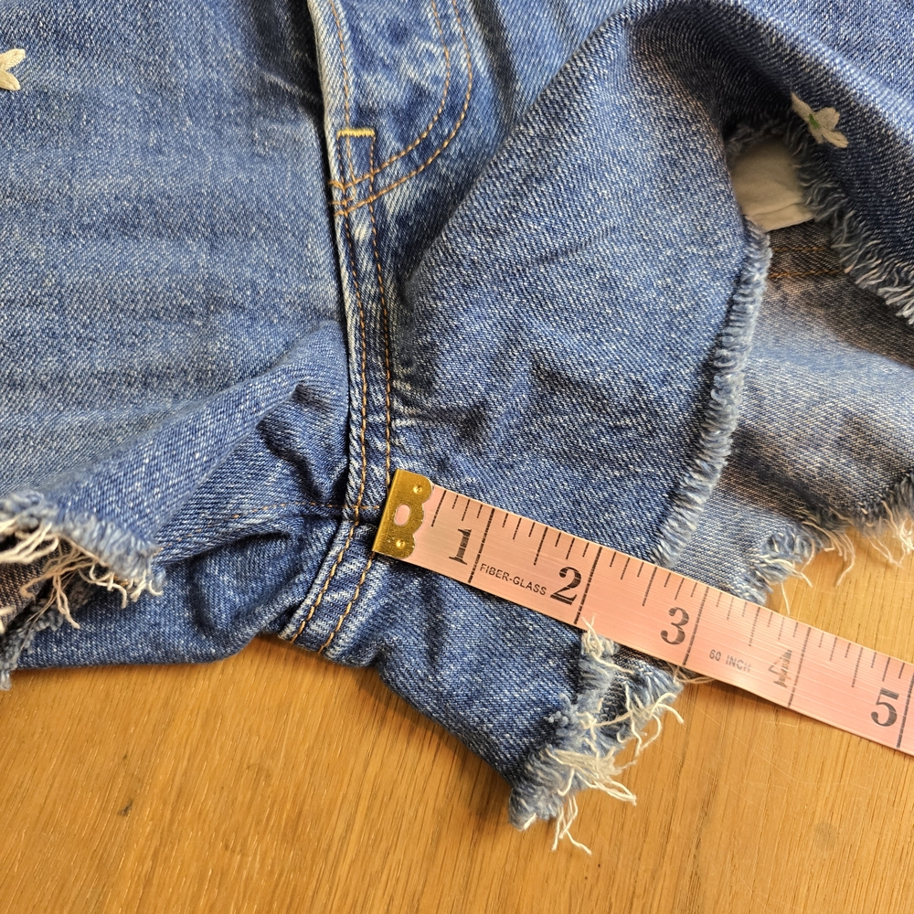 Levi's Ribcage High Waisted Jean Short Embroidered Daisy Short 24 - Picture 13 of 15